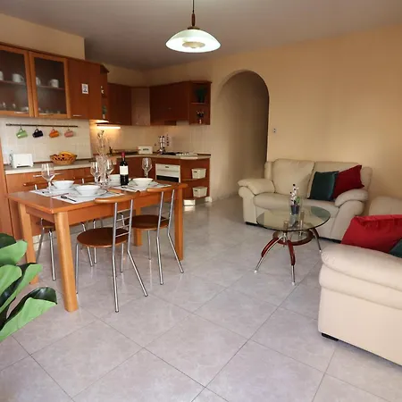 Apartmán Mayfair Cosy 2br *