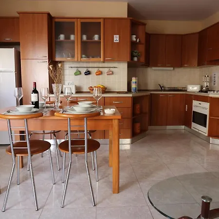 Mayfair Cosy 2br Apartment *